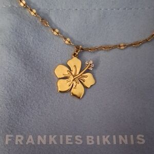 NWOT Frankie's Bikinis Gold Floral Necklace Beach Cute Jewelery